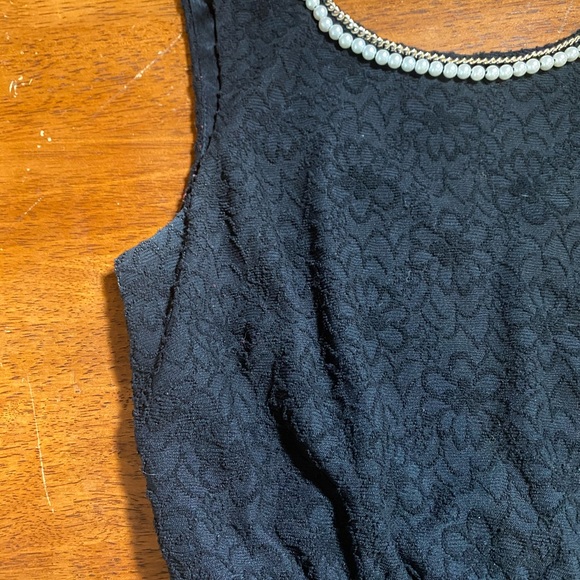 LBD with adorable white pearl beading - Picture 3 of 5